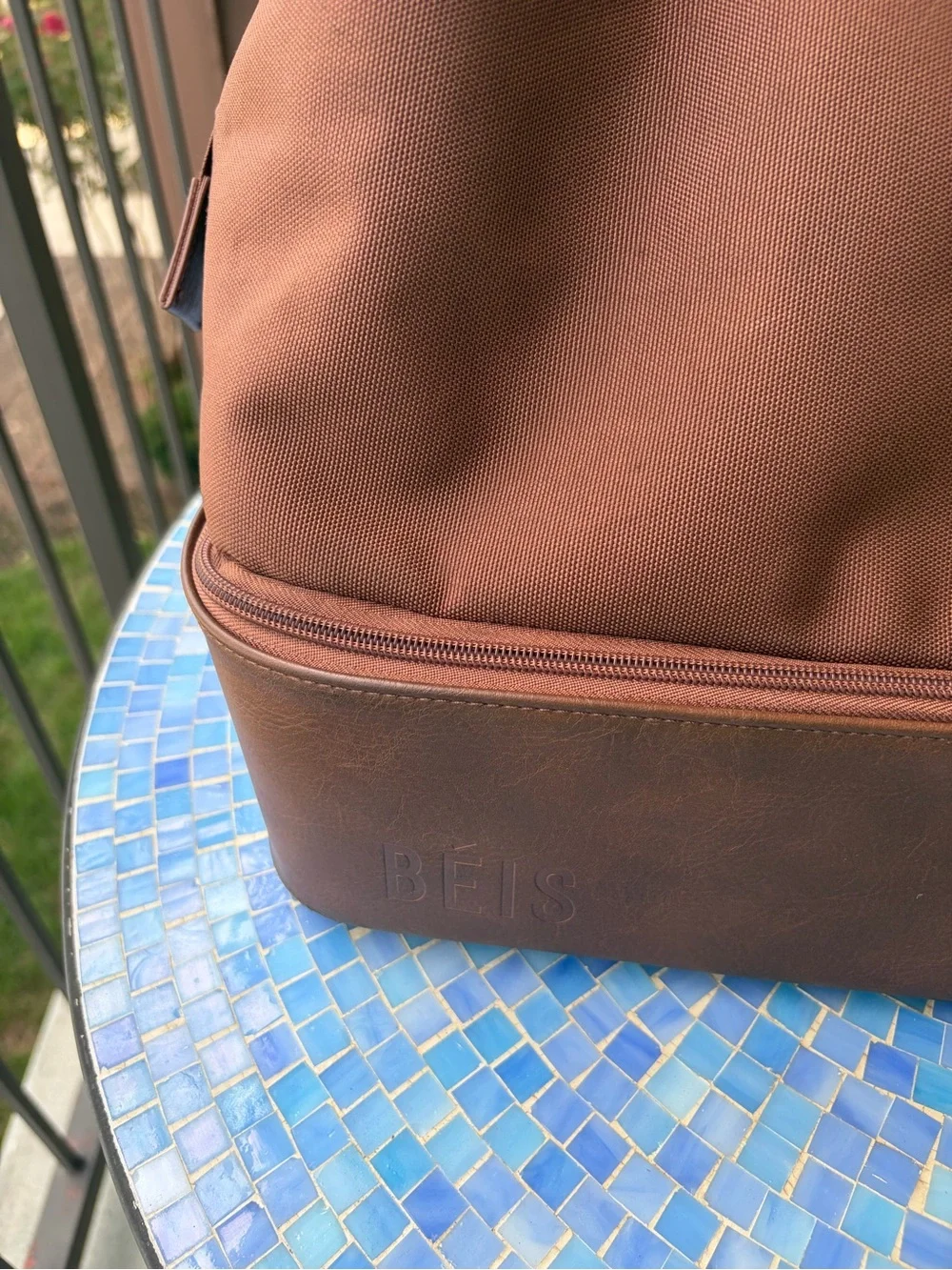 BEIS weekend bag